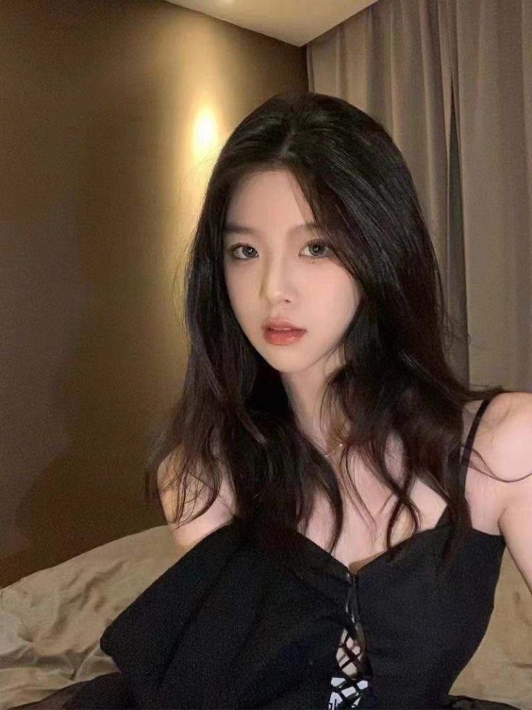 武汉外围 06年大二学妹兼职身材高挑 细腰翘臀 2 1000017941